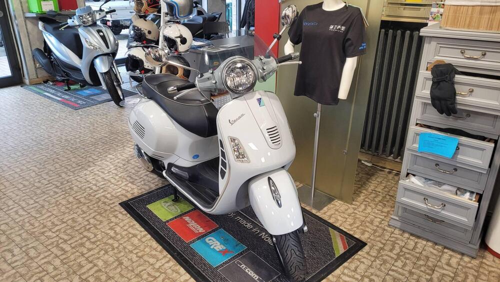 Vespa GTS 300 Super (2008 - 16) (2)