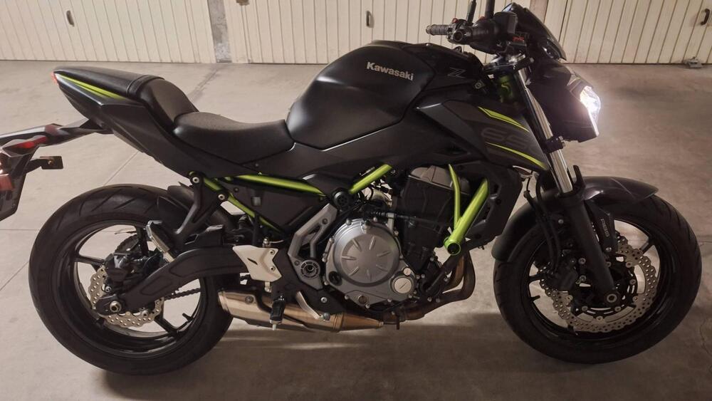 Kawasaki Z 650 (2017 - 19) (2)