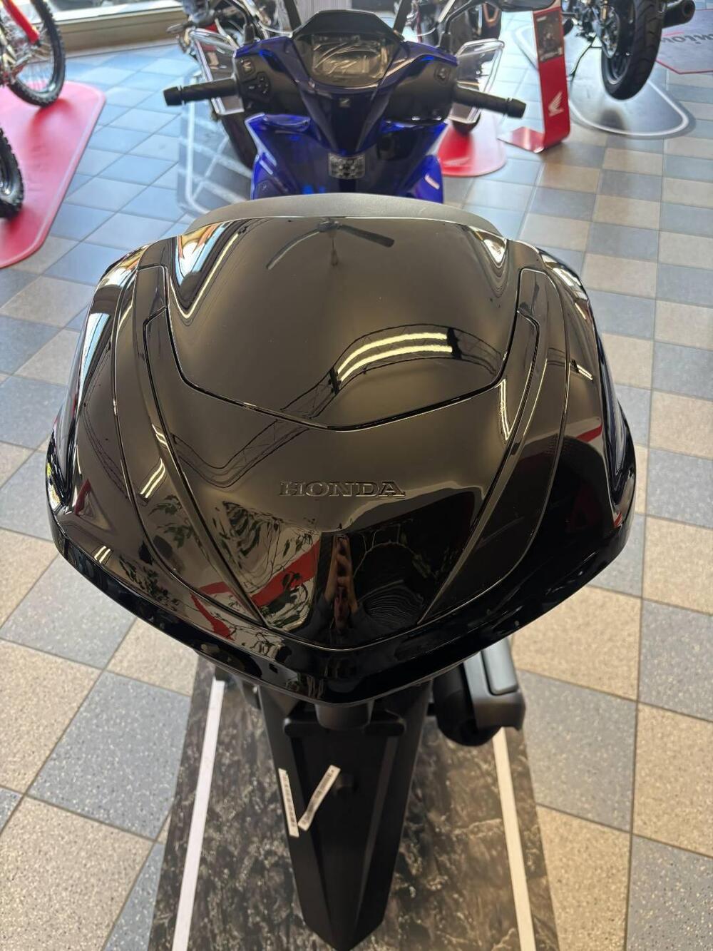 Honda SH 125 Vetro (2026) (6)