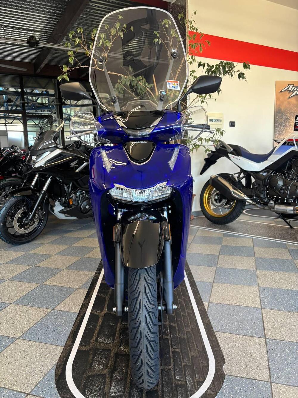 Honda SH 125 Vetro (2026) (2)