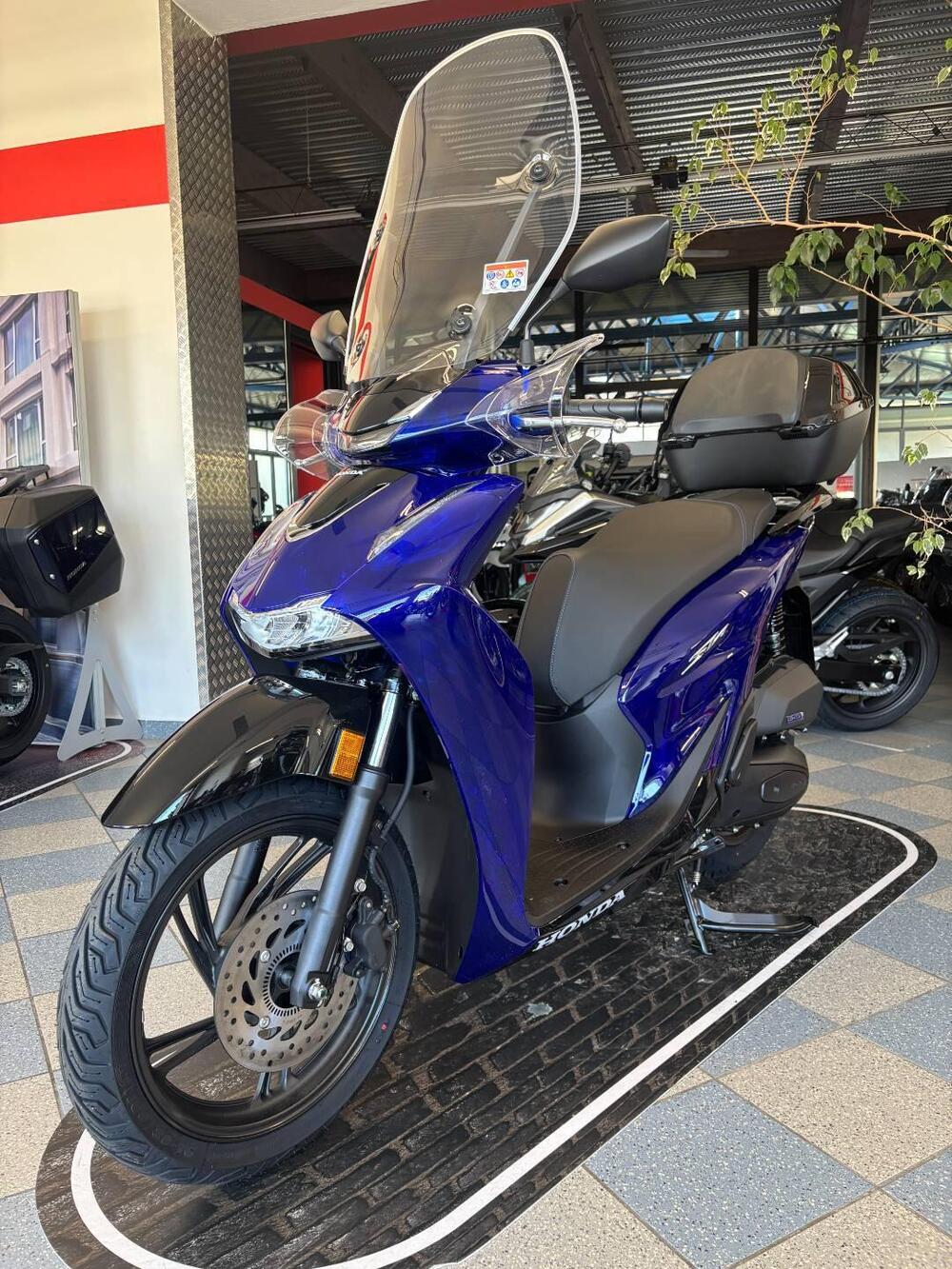 Honda SH 125 Vetro (2026) (3)