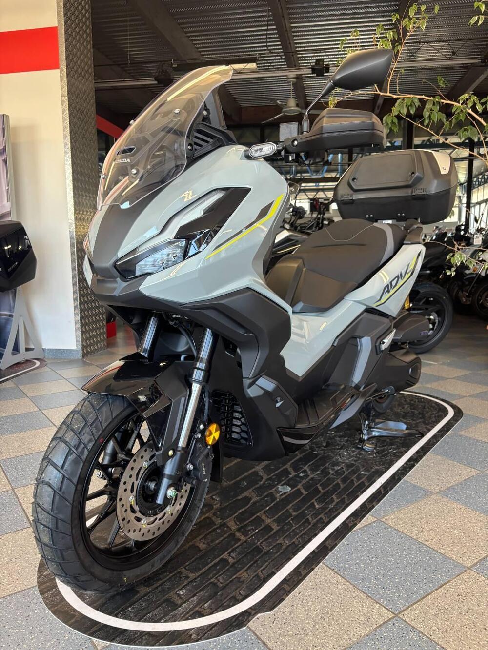 Honda ADV 350 Special Edition (2025 - 26) (3)