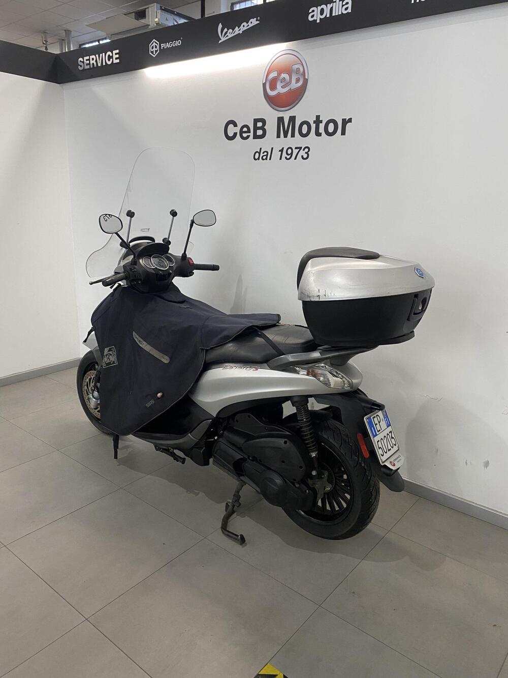 Piaggio Beverly 300 i.e. ABS-ASR (2016 - 20) (4)