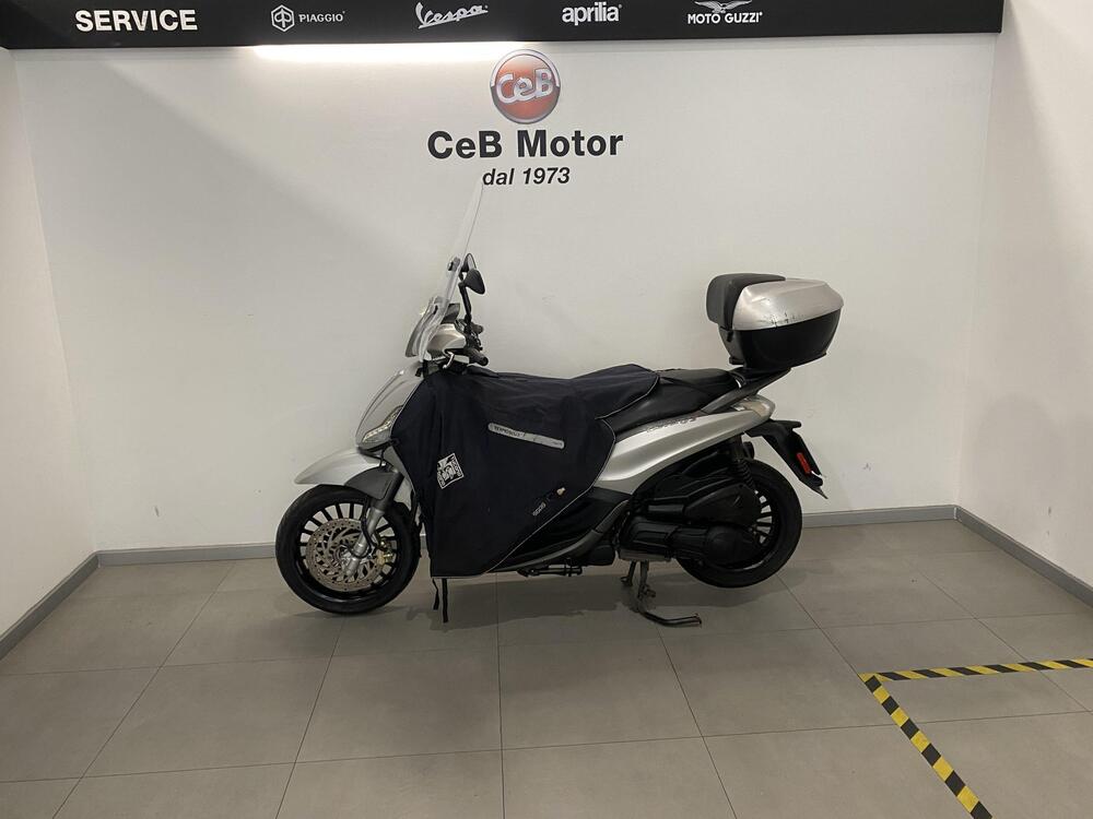 Piaggio Beverly 300 i.e. ABS-ASR (2016 - 20) (6)