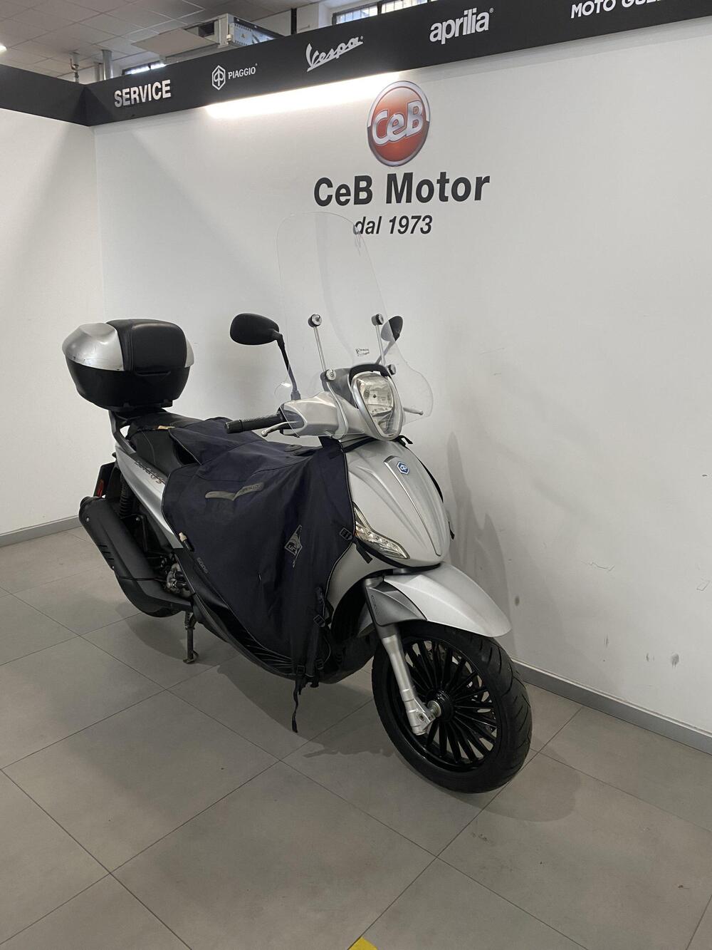 Piaggio Beverly 300 i.e. ABS-ASR (2016 - 20) (7)
