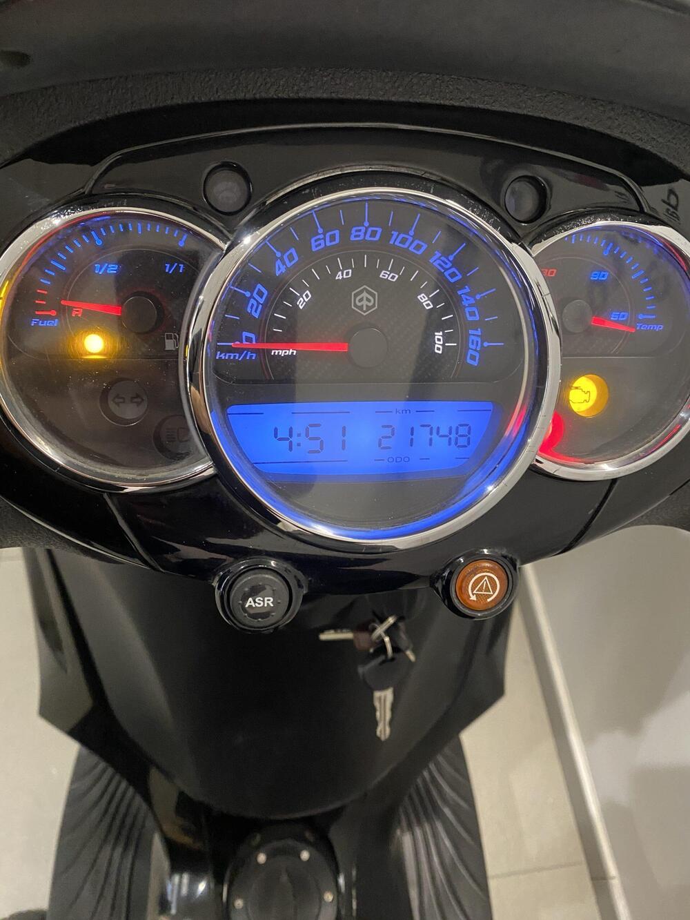 Piaggio Beverly 350 ABS (2016 - 20) (2)