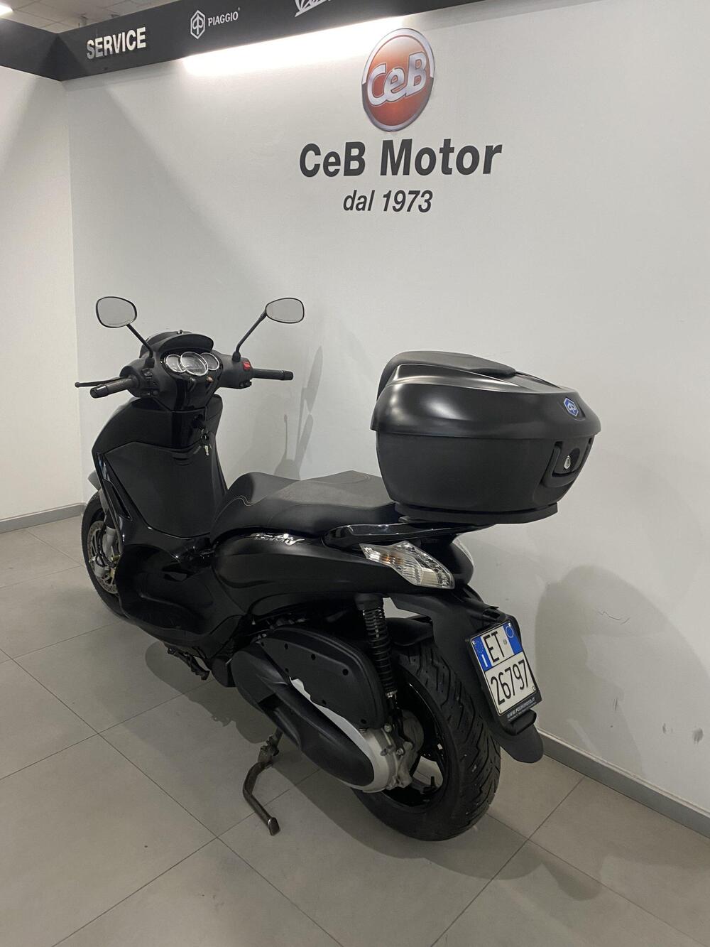 Piaggio Beverly 350 ABS (2016 - 20) (3)