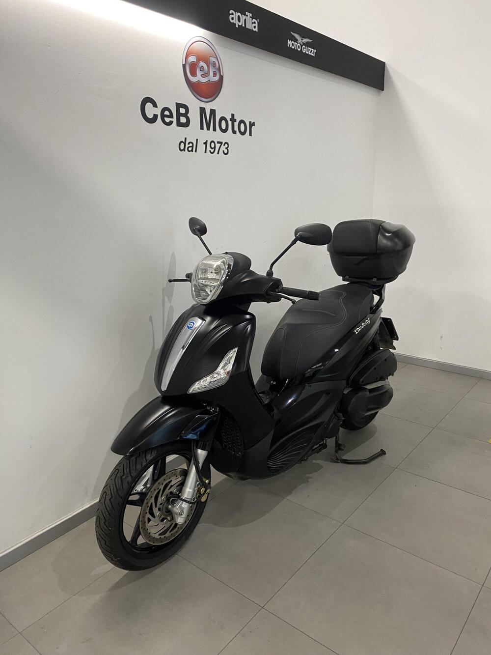 Piaggio Beverly 350 ABS (2016 - 20) (4)