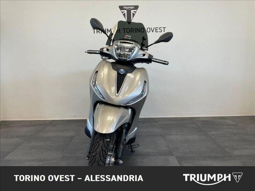 Piaggio Beverly 300 S ABS-ASR (2021 - 25) (2)