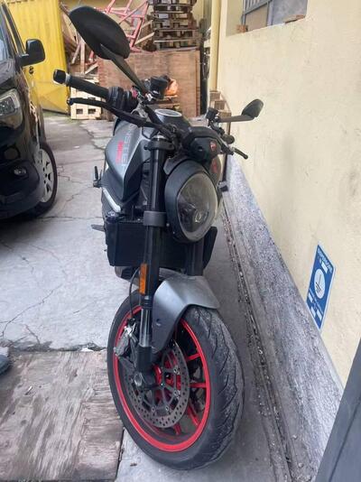 Ducati Monster 937 (2021 - 25) usata