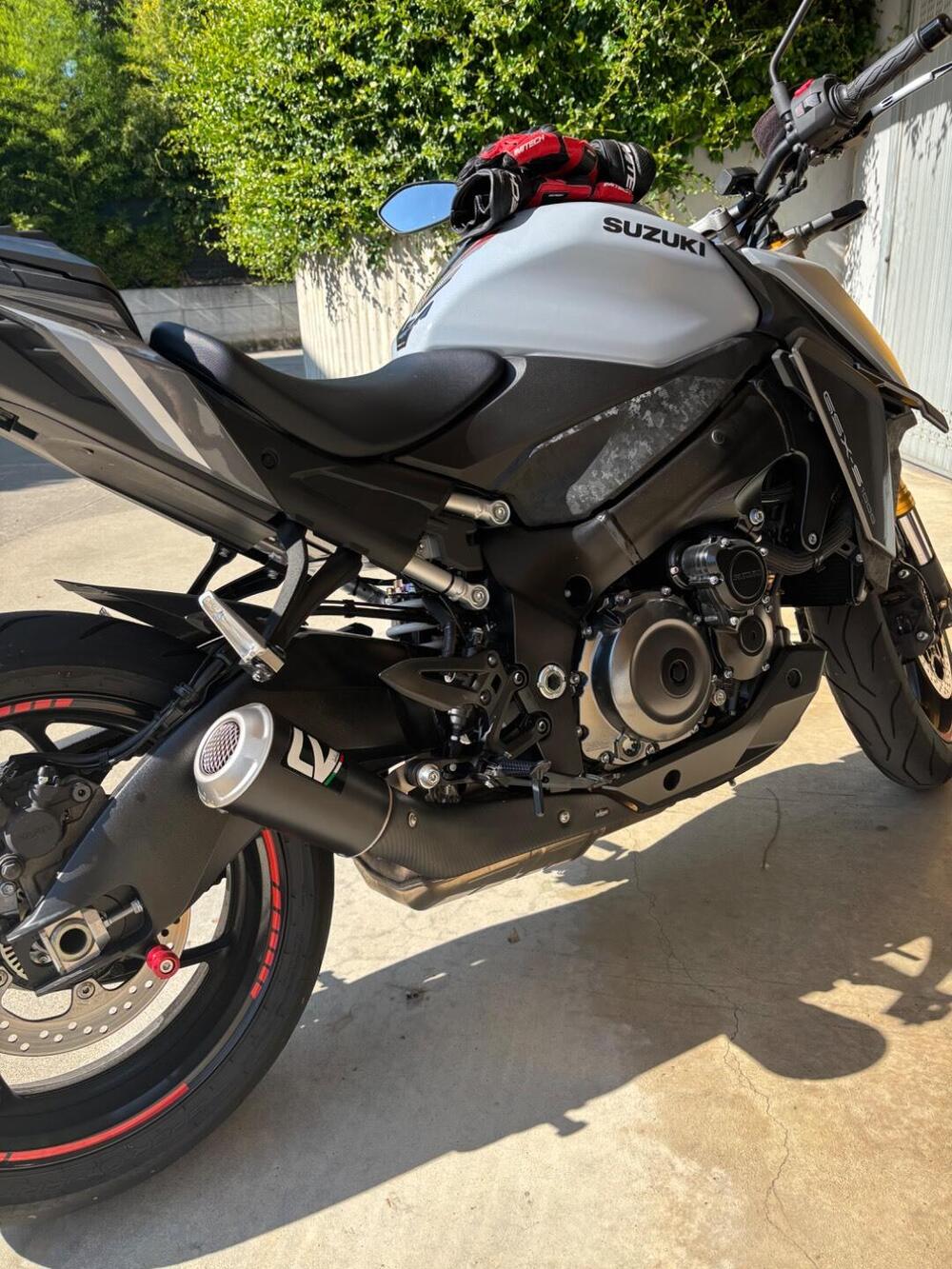 Suzuki GSX-S1000 (2021 - 25) (2)