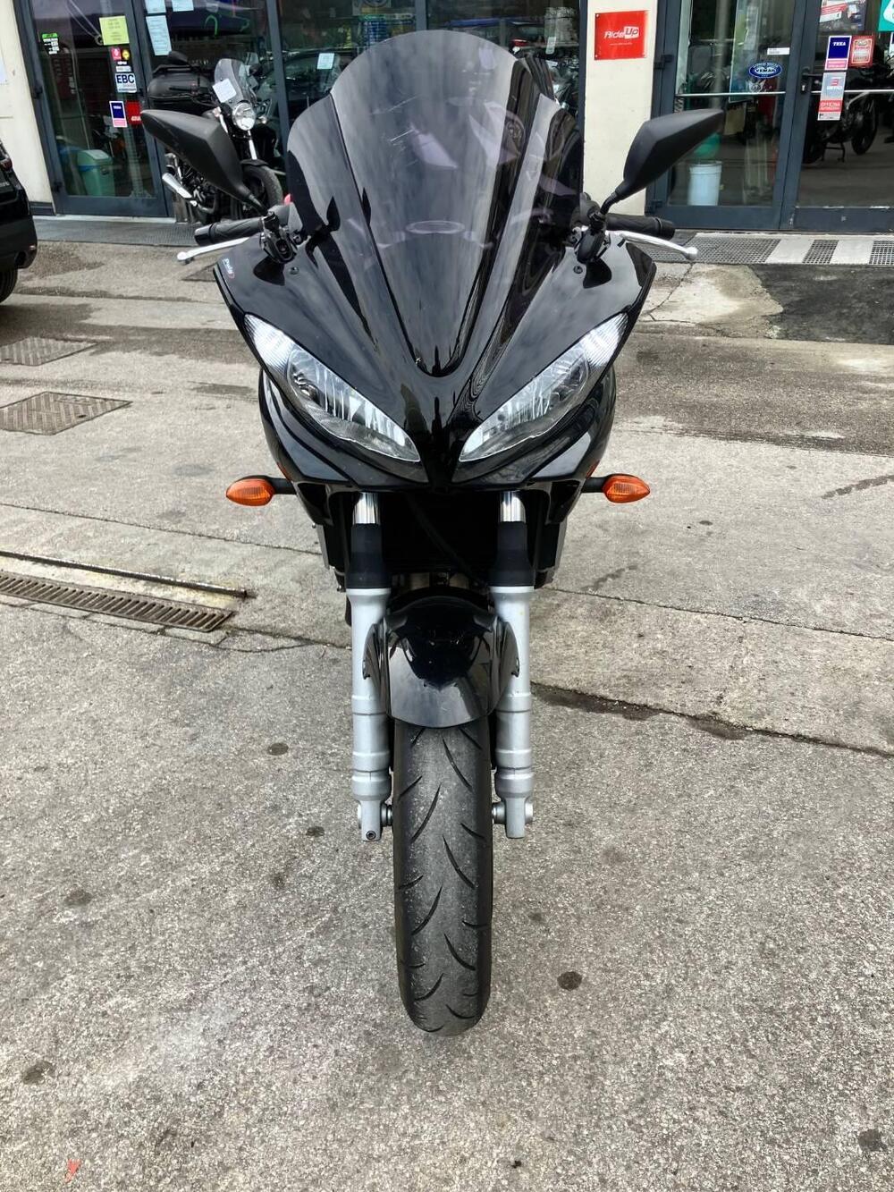 Yamaha FZ6 Fazer (2004 - 07) (3)