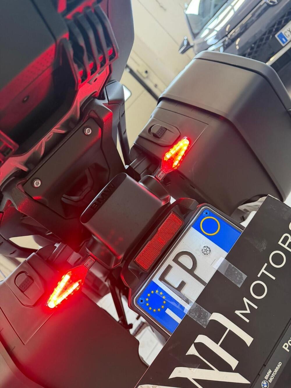 Bmw R 1300 GS Triple Black (2023 - 26) (4)