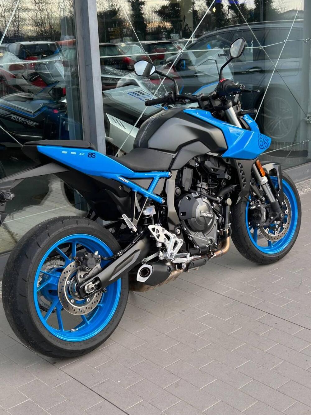 Suzuki GSX-8S (2023 - 24) (4)