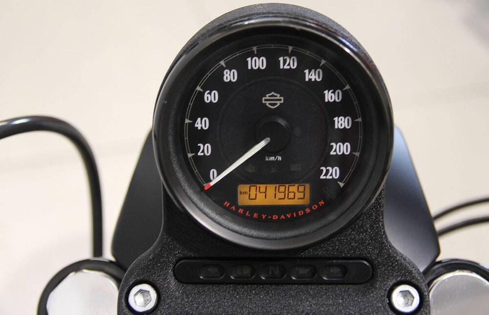 Harley-Davidson 883 Iron (2014 - 16) - XL 883N (10)