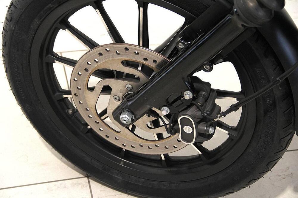 Harley-Davidson 883 Iron (2014 - 16) - XL 883N (17)