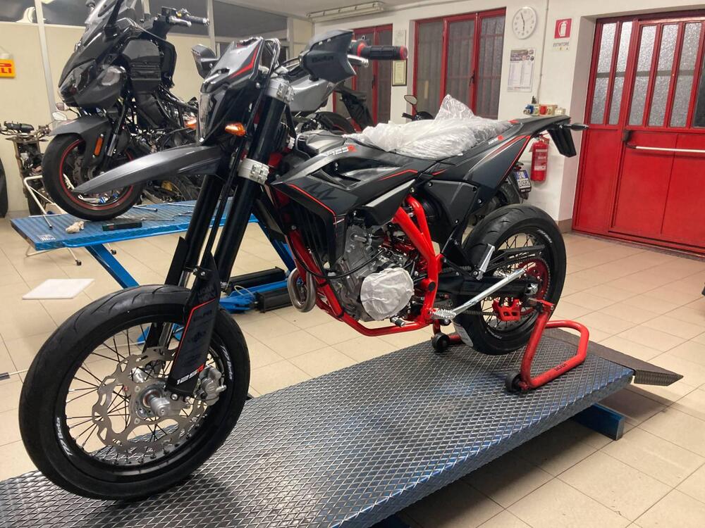 Betamotor RR 125 4T Motard R (2025 - 26) (2)
