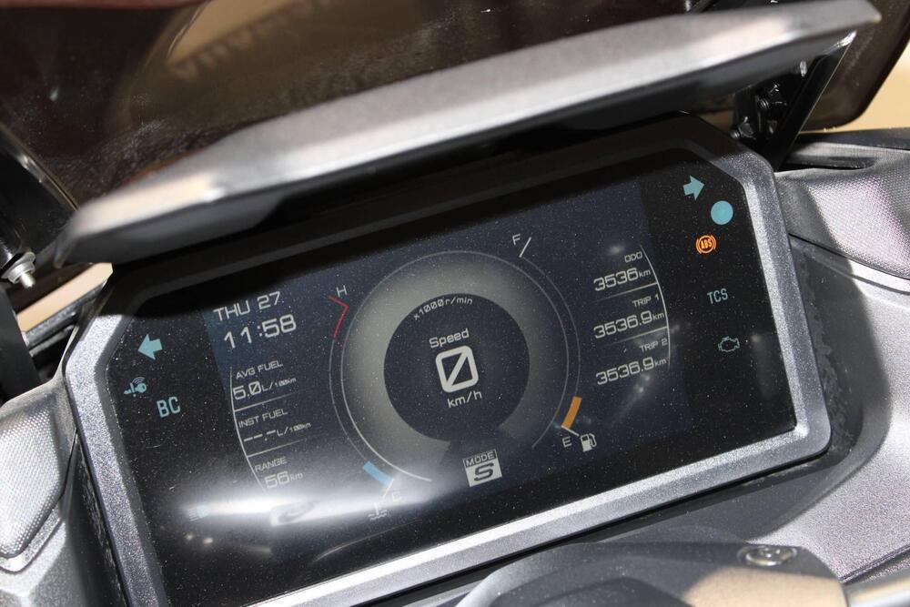 Yamaha T-Max 560 (2025 - 26) (6)