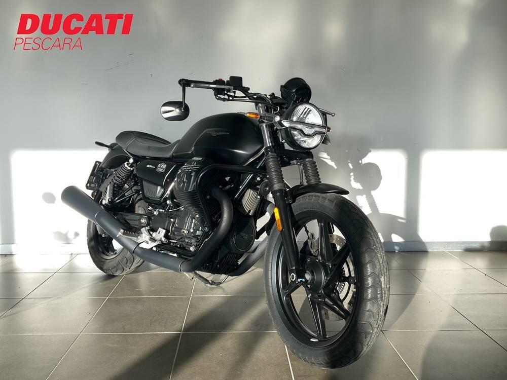 Moto Guzzi V7 Stone Centenario (2021 - 22) (2)