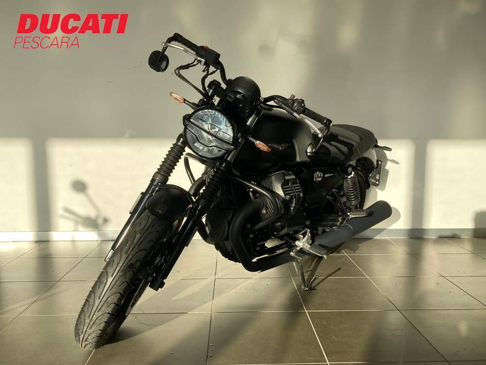 Moto Guzzi V7 Stone Centenario (2021 - 22) (3)