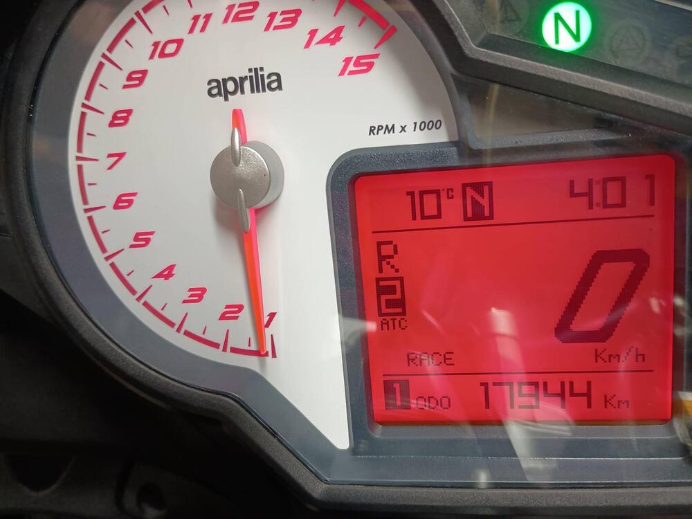 Aprilia Tuono V4 Factory (2015 - 17) (8)