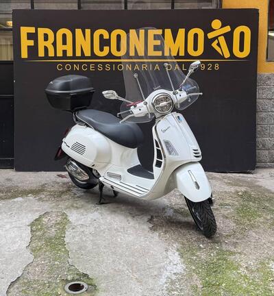 Vespa GTS 300 (2023 - 24) usata