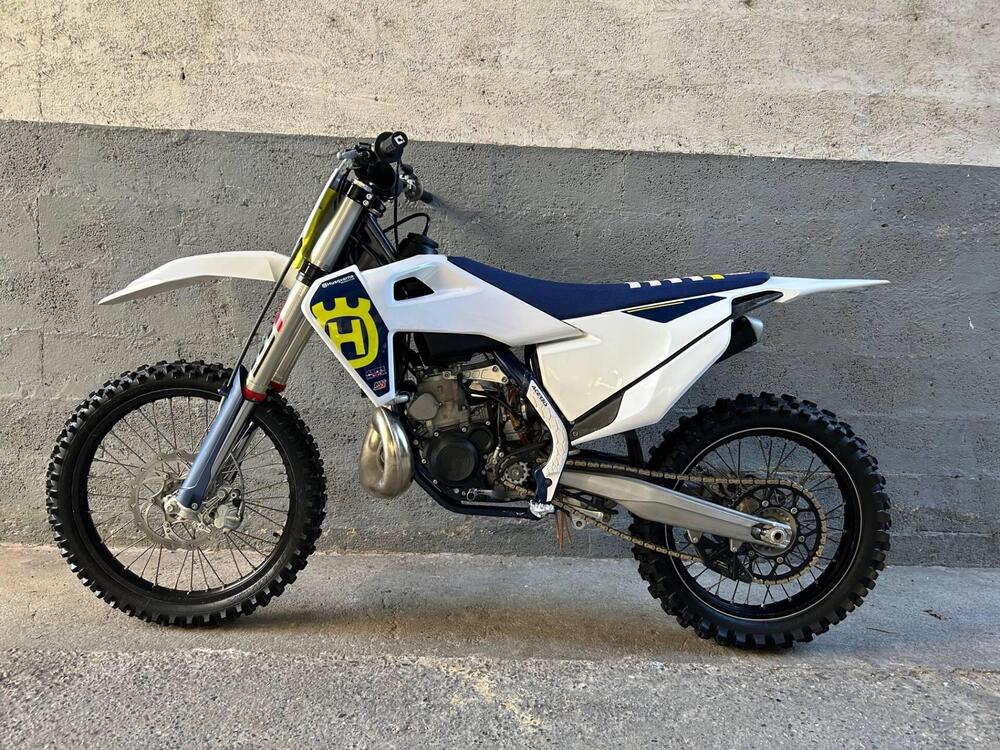 Husqvarna TC 250 (2022) (2)