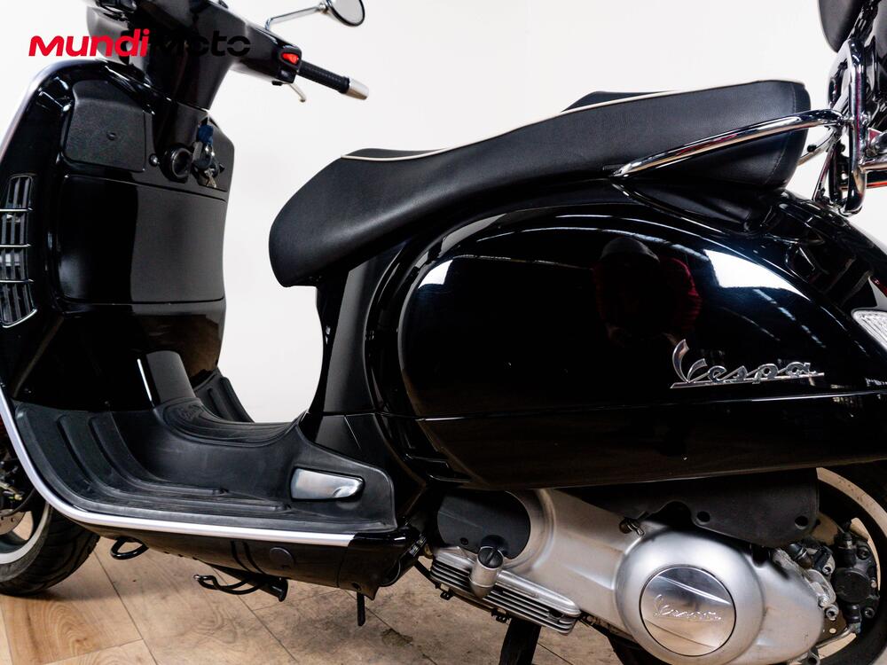 Vespa GTS 300 Hpe Touring (2019) (10)