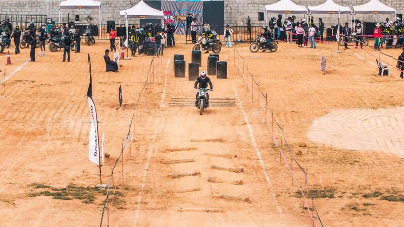 Royal Enfield punta sulla guida sicura: debutta in India la Gymkhana a due ruote