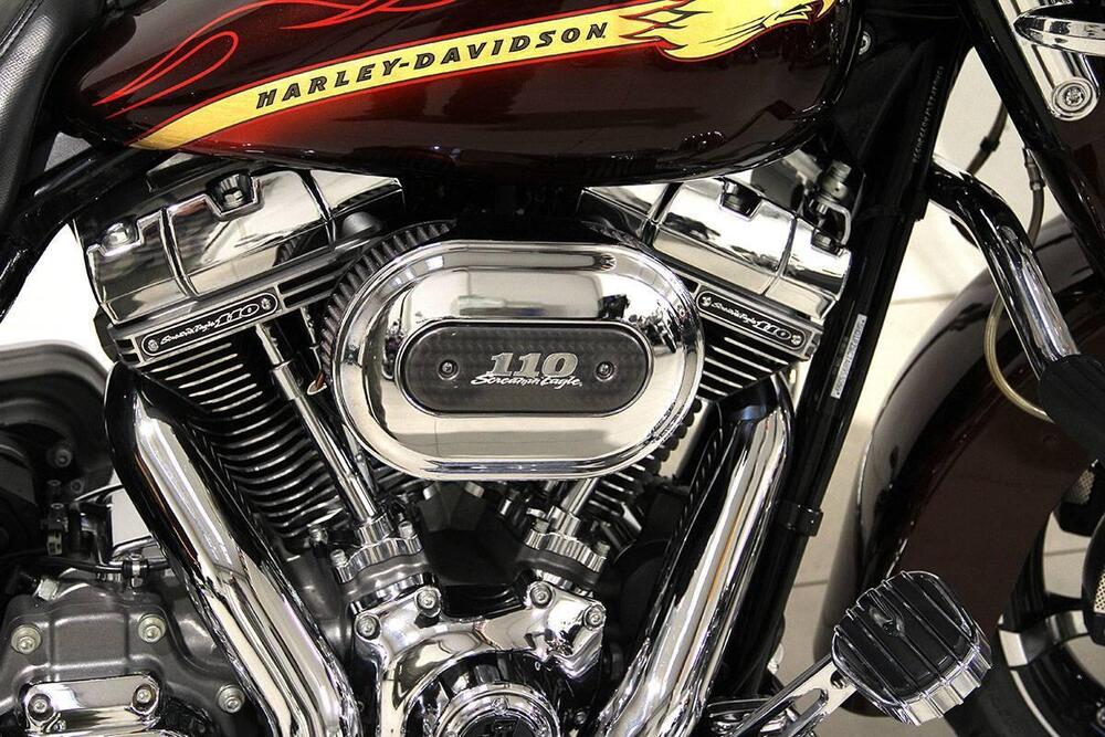 Harley-Davidson 1800 Street Glide (2010 - 11) - FLHXSE (5)