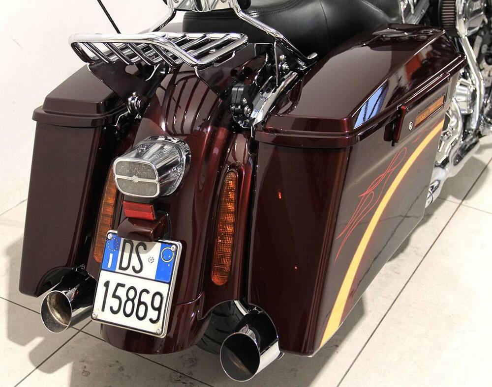 Harley-Davidson 1800 Street Glide (2010 - 11) - FLHXSE (8)