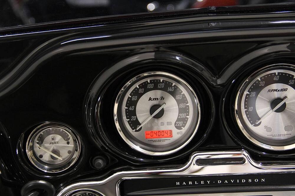 Harley-Davidson 1800 Street Glide (2010 - 11) - FLHXSE (9)