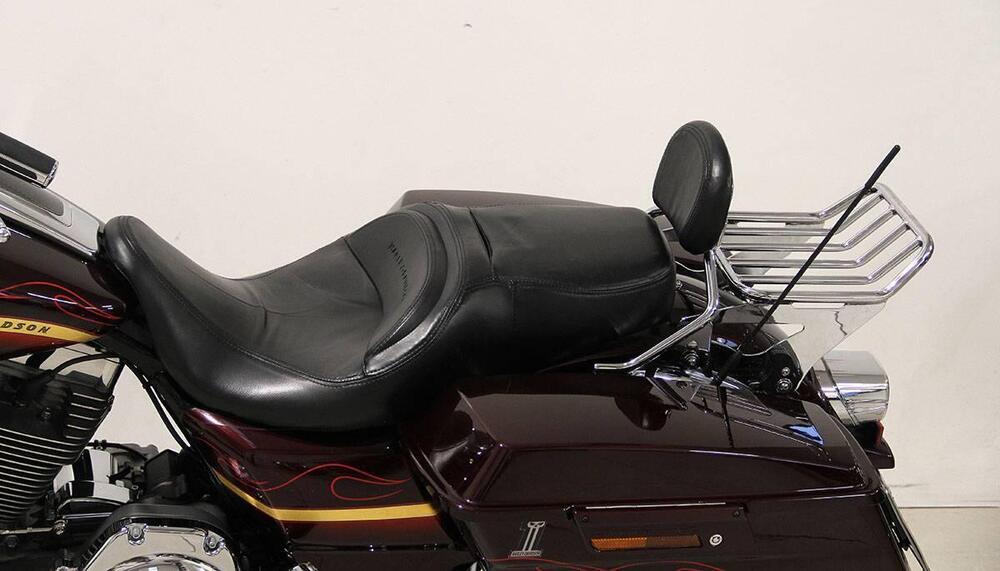 Harley-Davidson 1800 Street Glide (2010 - 11) - FLHXSE (11)