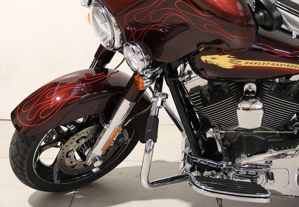Harley-Davidson 1800 Street Glide (2010 - 11) - FLHXSE (12)