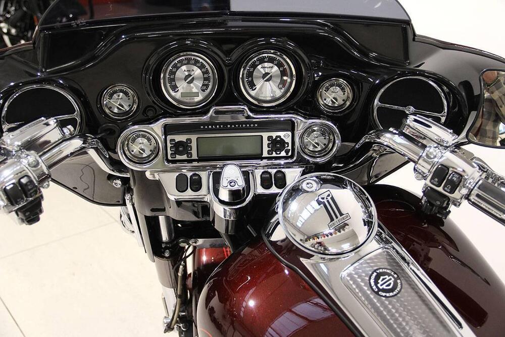 Harley-Davidson 1800 Street Glide (2010 - 11) - FLHXSE (17)
