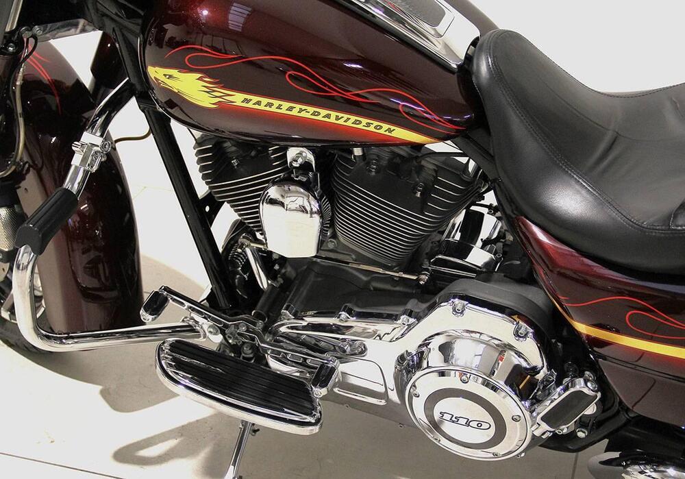 Harley-Davidson 1800 Street Glide (2010 - 11) - FLHXSE (18)