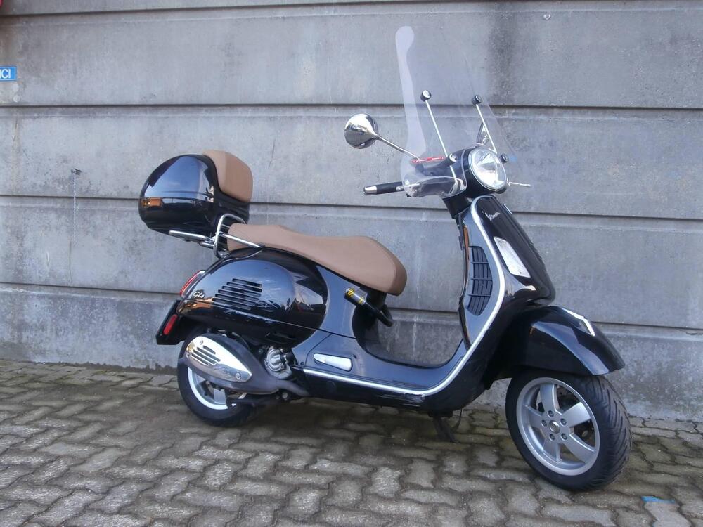 Vespa GTS 300 (2017 - 18) (3)