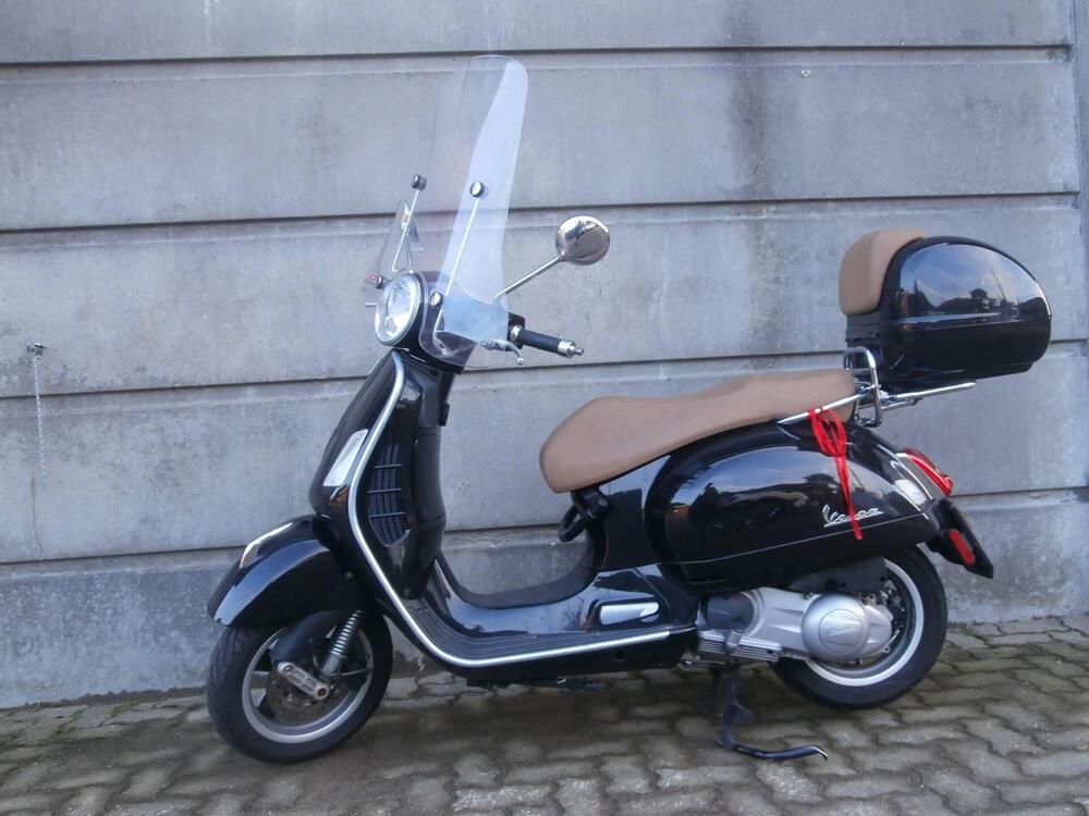 Vespa GTS 300 (2017 - 18) (4)