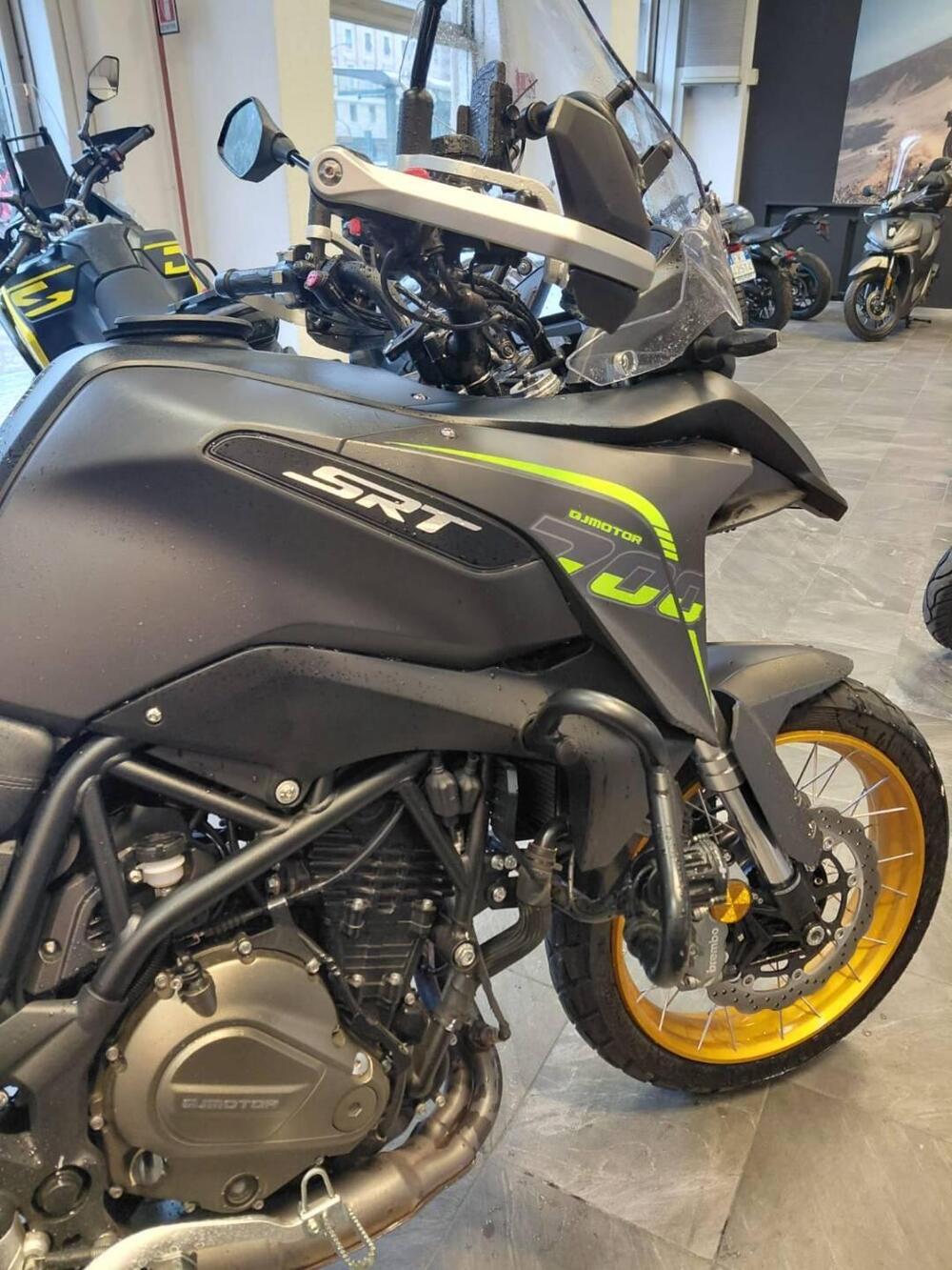 QJ Motor SRT 700 X (2024 - 25) (3)