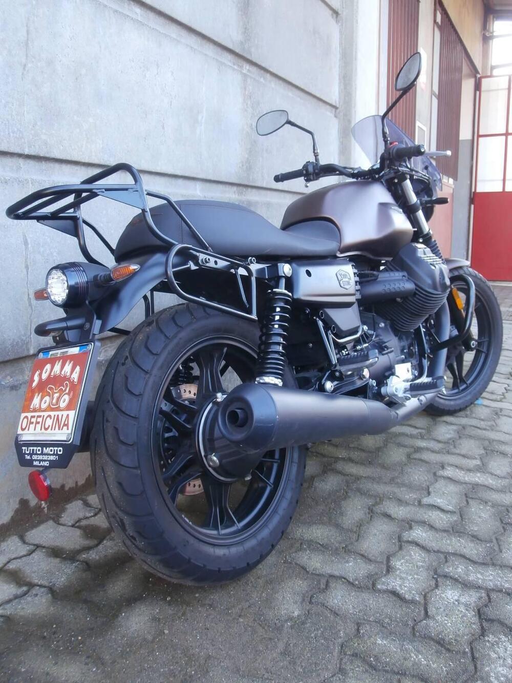 Moto Guzzi V7 III Stone Night Pack (2019 - 20) (3)