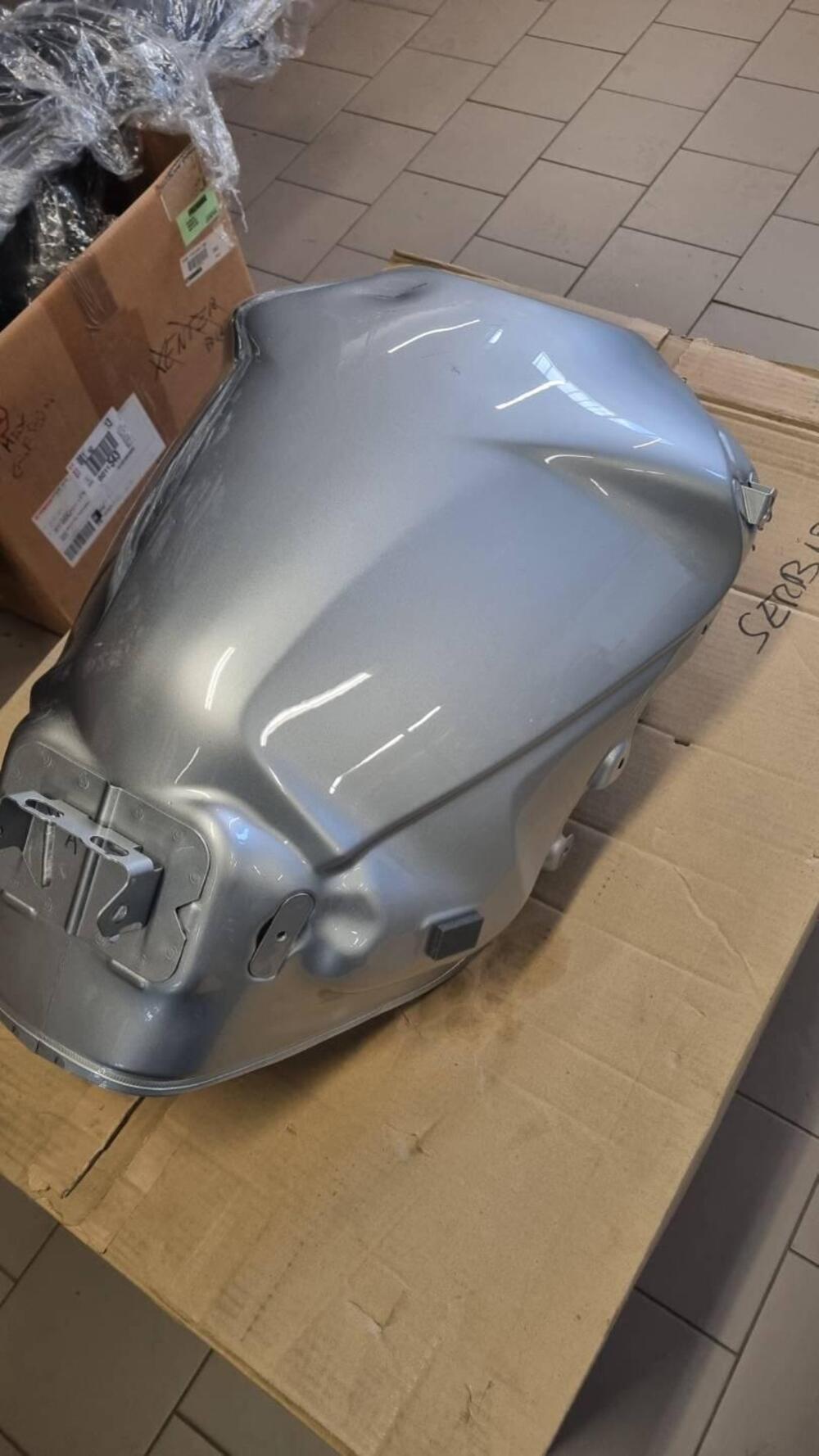 SERBATOIO YAMAHA MT 10 SP (2)