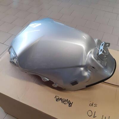 SERBATOIO YAMAHA MT 10 SP