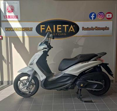Piaggio Beverly 350 SportTouring ie ABS (2011 - 17) usata