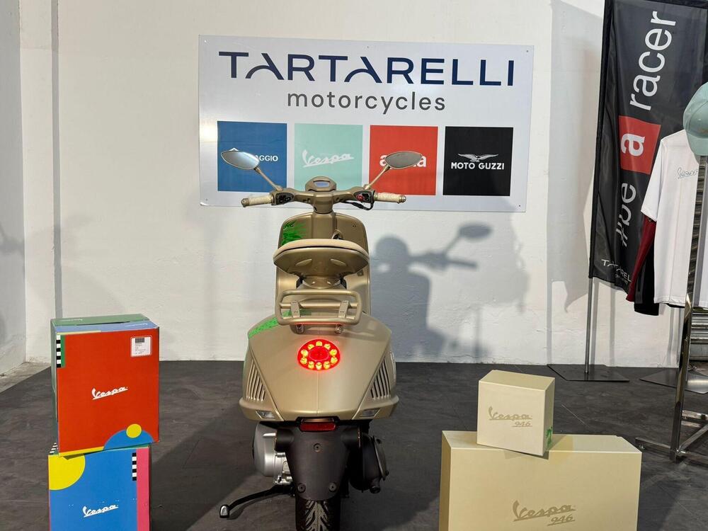 Vespa Vespa 946 Snake 125 (2025) (8)