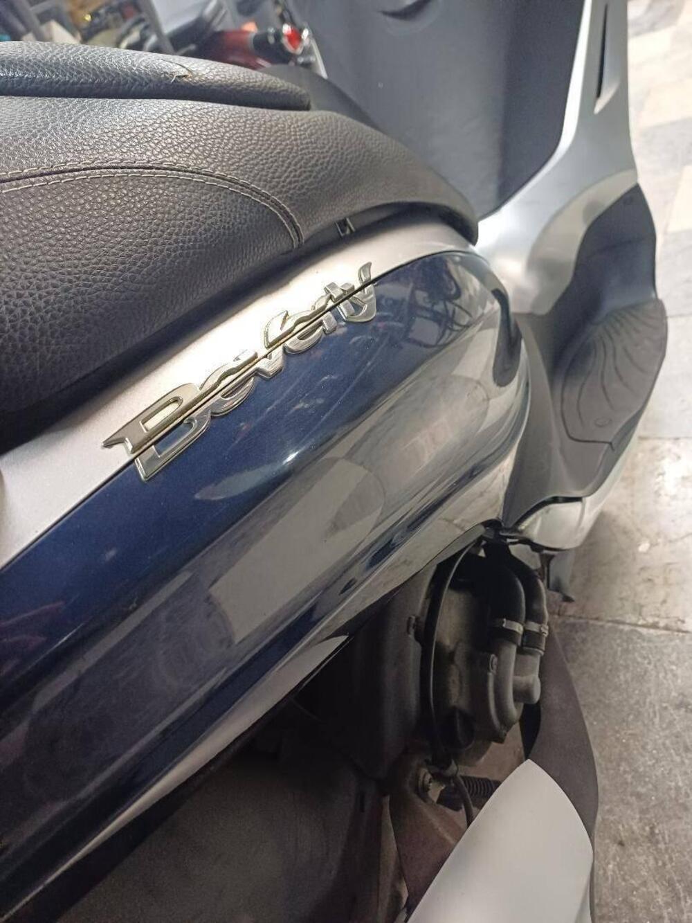 Piaggio Beverly 300 i.e. (2010 - 16) (2)