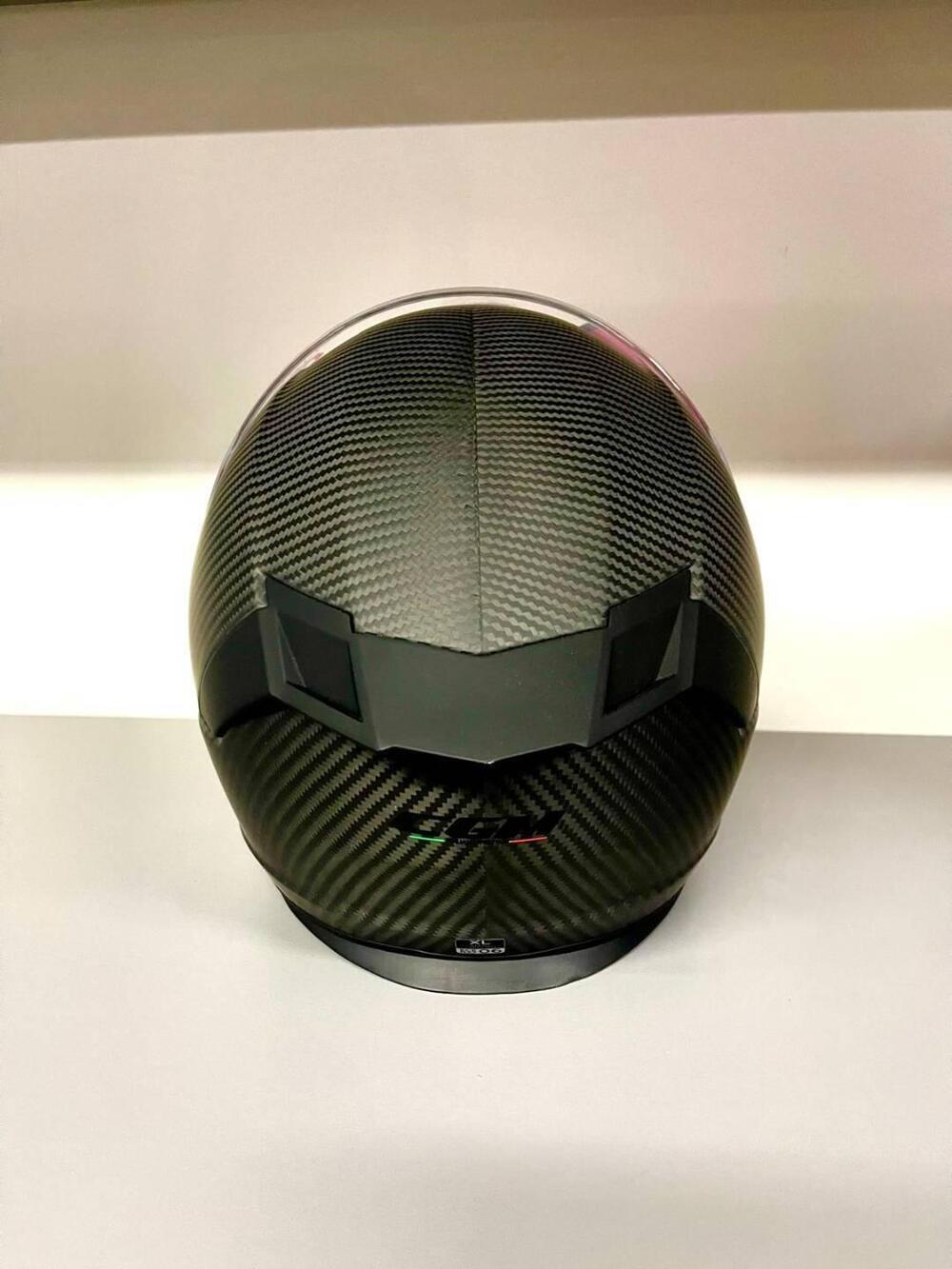 CGM 361C AVENT PRO CARBON (4)