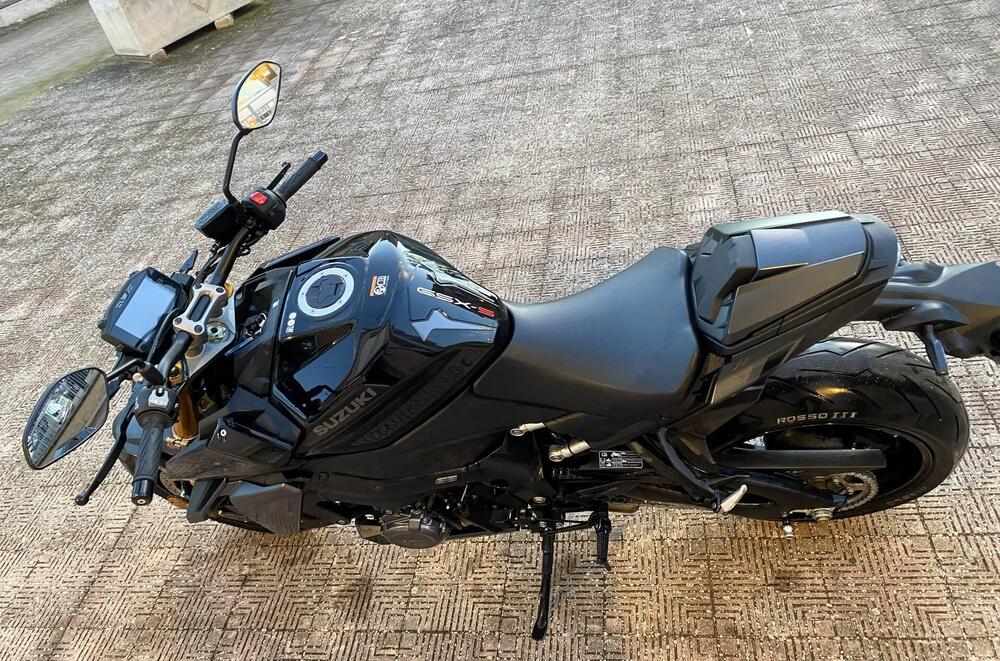 Suzuki GSX-S1000 (2021 - 25) (7)