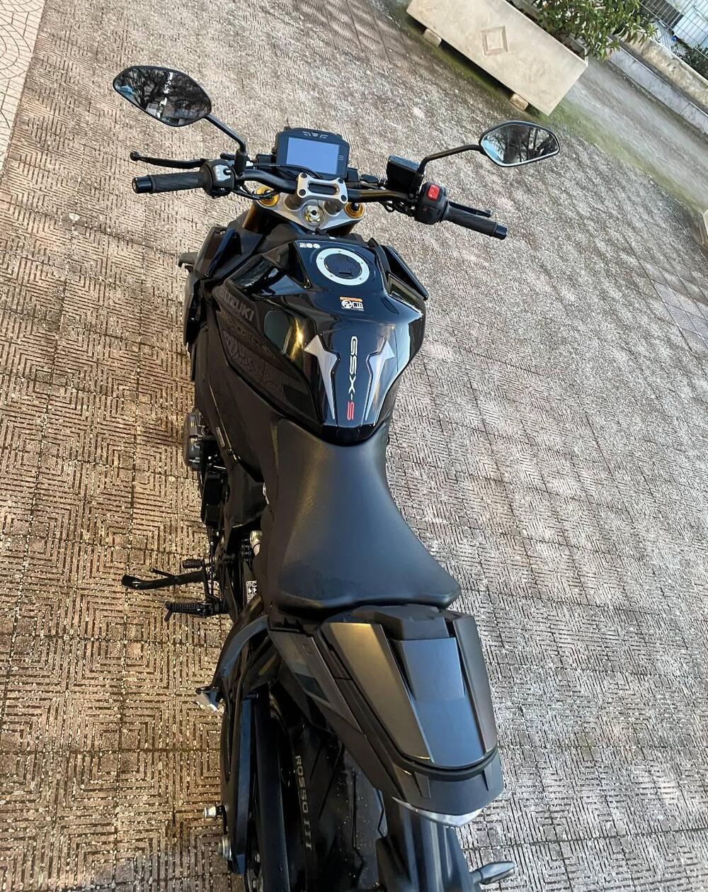 Suzuki GSX-S1000 (2021 - 25) (8)