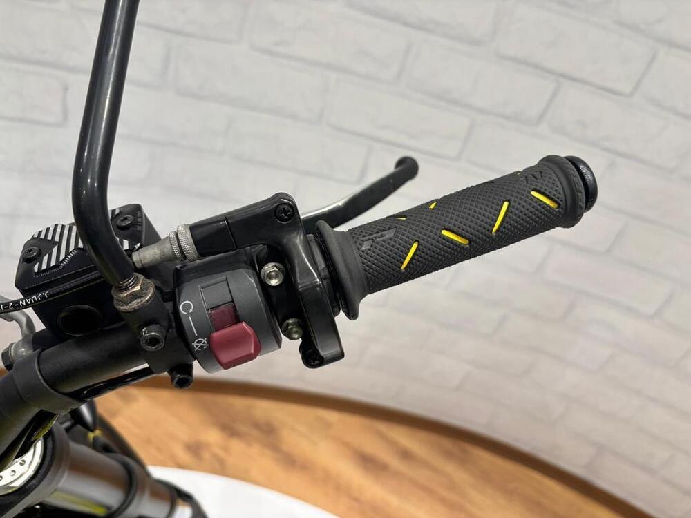 Ducati Scrambler 800 Flat Track Pro (2016 - 17) (11)