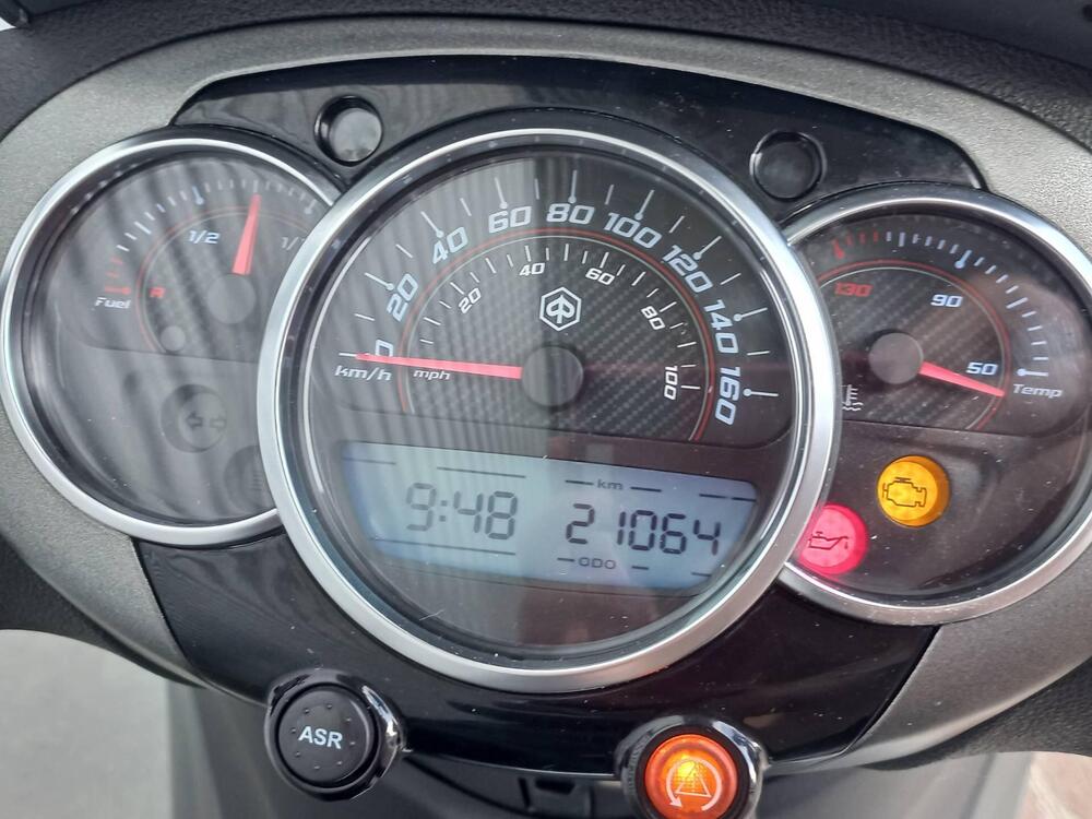 Piaggio Beverly 300 S i.e. (2015 - 16) (9)